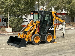 ซื้อมินิโหลดเดอร์ JCB 1CX คุณภาพสูง พร้อมบุ้งกี๋ 4-in-1 |   รถแบคโฮแบบสกิดสเตียร์ |   รถตักอเนกประสงค์ขนาดกะทัดรัดสำหรับฟาร์มและสวน - Product Image 5