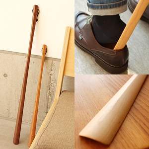 Chausse-pied en bois naturel de qualité supérieure avec longue poignée-personnalisable pour tous les VIET FARGIMEX - Product Image 1