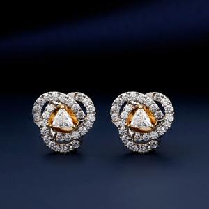 Boucles d'oreilles halo en argent avec moissanite taille triangle 1,40 CT, deux-en-un, pour fiançailles, mariage, anniversaire, fête, avec halo amovible - Product Image 1