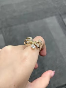 Bague en diamant taille poire 1CT VS1 Lab Grown en or jaune 14 carats avec nœud délicat Bague fine et romantique certifiée IGI pour ses propositions de fête - Product Image 5