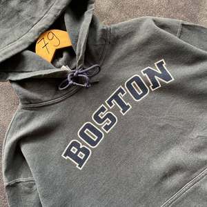 Boston Football Thème Hoodies pour Hommes Personnalisable Illustration et Logo Haute Qualité Confortable Polaire Sportswear - Product Image 5