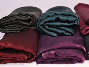 Tissu satiné Tora de qualité supérieure, brillant et lisse, pour la confection de robes ou de vêtements et de mode, disponible au prix d'exportation - Product Image 4