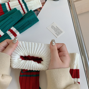 ODM Striped Cotton Crew Calcetines Body & Cuff Logo Mujeres Niñas Invierno Alta calidad Uso diario Calcetines - Product Image 2