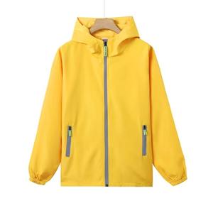 Chaquetas de fibra suave de alta densidad para hombre, cortavientos reflectante con capucha y cremallera, tendencia, estilo urbano, rendimiento, chaquetas de alta calidad - Product Image 1