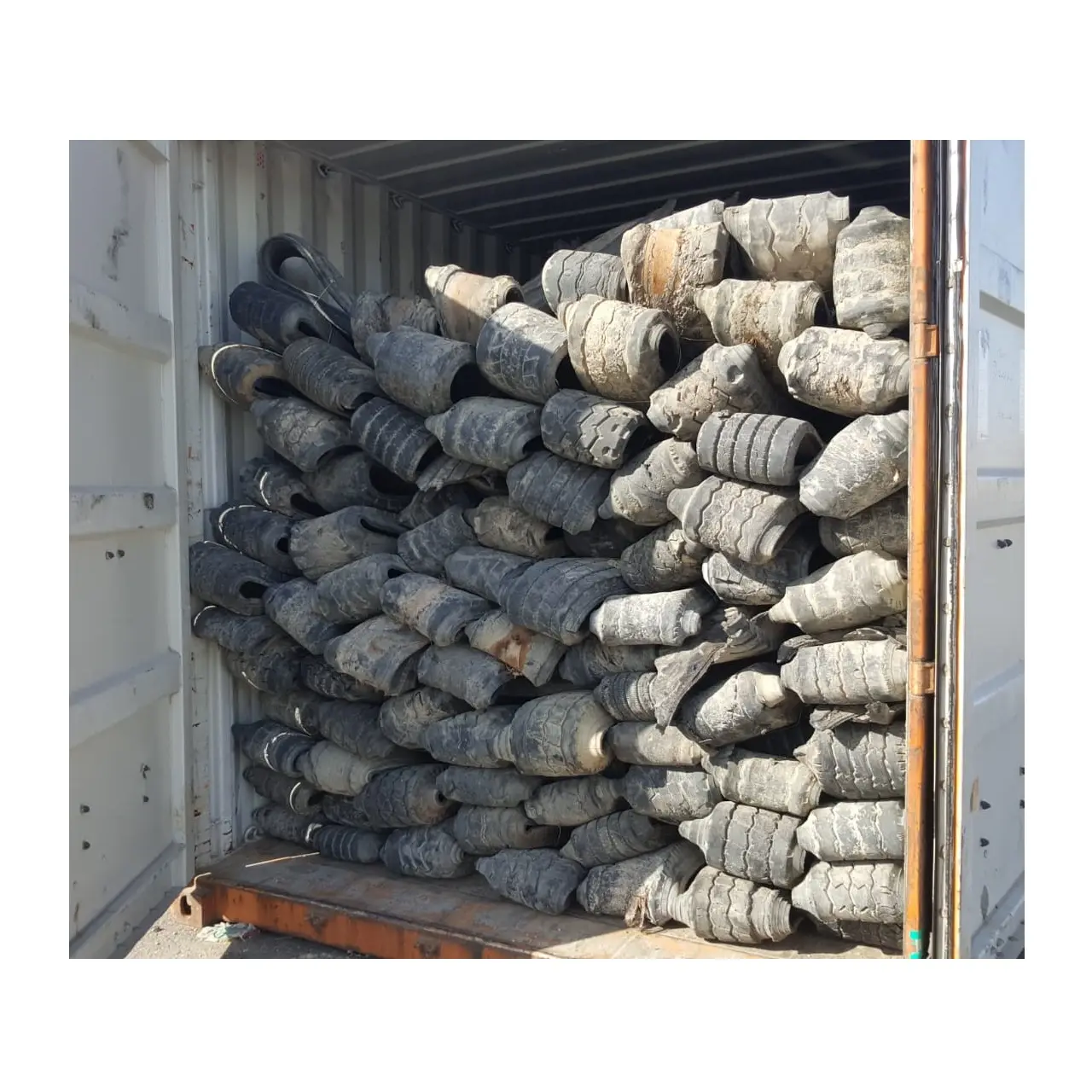 Hot Selling Price Of Used Waste Tires Tyre Scraps / Baled Tire Scrap Scrap In Bulk Quantity