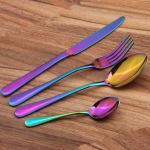 Ensemble de couverts arc-en-ciel conçu avec une brillance multicolore réfléchissante, parfait pour les repas élégants, les rassemblements festifs et la maison - Product Image 4