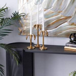 Ensemble de bougeoirs robustes en métal avec différentes hauteurs, idéal pour l'intérêt visuel dans les configurations décoratives de manteau ou de table d'appoint - Product Image 3