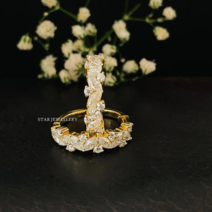 Pendiente de aro de diamante de forma mixta para dama de honor de pera de oro macizo de 14 quilates Joyería fina. - Product Image 4