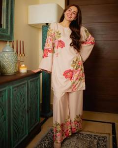 COMPRA NUEVO Conjunto de Salwar Kameez para Mujer de RADHE EXPORT, Color Marrón, Cuello Bordado, Estilo Tradicional, Secado Rápido, para Todas las Temporadas - Product Image 3