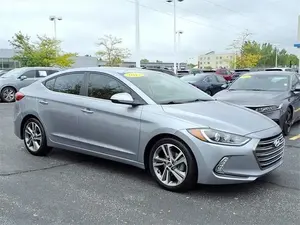 Hyundai Elantra Limited Sedan 2017, conduite à gauche, sièges en cuir, transmission automatique, toit ouvrant panoramique - Product Image 4