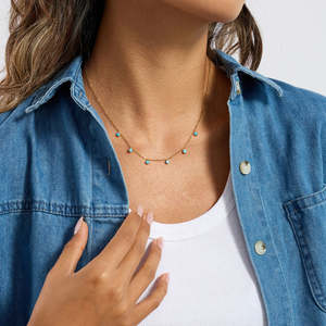 Collar de Acero Inoxidable Chapado en Oro de 18K J&D con Pequeño Colgante de Turquesa Azul, Collares de Cristal - Product Image 5