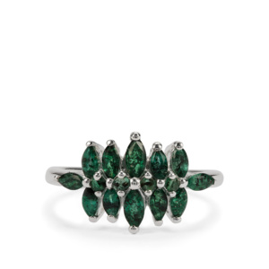 Anillo Santa Terezinha con Esmeralda de 1.35ct, Plata de Ley con Baño de Rodio, Corte Cojín, Estilo Geométrico Delicado - Product Image 2