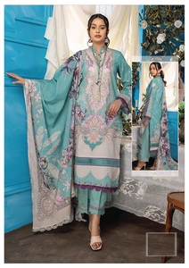 Robe longue de créateur fantaisie en coton épais imprimé avec dupatta - Product Image 3