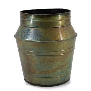 Florero de metal para decoración del hogar Diseñado para impresionar donde la belleza atemporal se encuentra con la artesanía artística de metal - Product Image 1