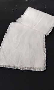 Tissus en coton déchirés à la main sur mesure, adaptés à une utilisation comme étiquettes par les créateurs de mode et les créateurs de bijoux. - Product Image 5