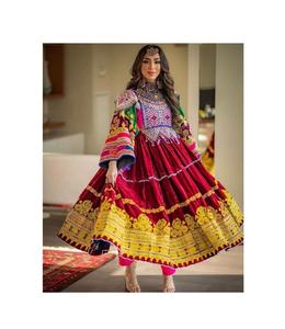 Vestidos Kuchi étnicos vintage de Afganistán/Pakistán Ropa de fiesta tradicional con colores vibrantes y decoración de encaje - Product Image 4