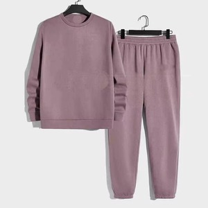 Survêtement d'hiver sérigraphié pour hommes, ensemble de 2 pièces streetwear personnalisé haut de gamme, sweat à capuche zippé vintage et pantalon de survêtement évasé - Product Image 1