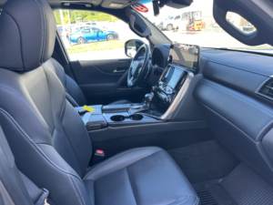 Pre-owned Clean 2023 Lexu-s LX 600 Luxury - Product Image 3