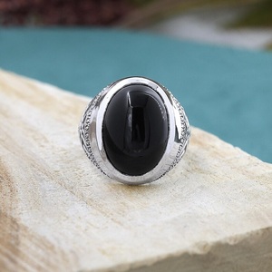 Bague en onyx noir naturel pour homme en argent sterling 925 Design de dôme épais fait à la main Bijoux de déclaration Cadeau pour lui Bande de mode audacieuse - Product Image 1