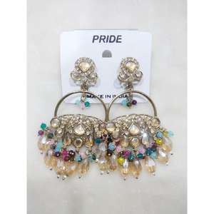 Ensemble de boucles d'oreilles pour femmes au meilleur design avec des perles Bijoux de mode Convient au marché international Fête et mariage Utilisation en provenance d'Inde - Product Image 3