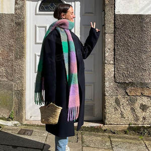 Bufanda larga gruesa de invierno de colores del arco iris al por mayor para mujer, bufanda de Mohair de Cachemira con borlas tejidas, bufandas, chal - Product Image 3