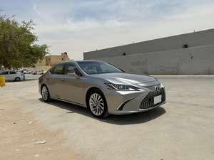 Sedán Usado 2022 RX ES350 AWD, Volante a la Izquierda, Control de Crucero Adaptativo, Asientos de Cuero, Luces LED Automáticas, Euro IV 360 4.5L - Product Image 3