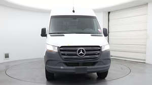 รถตู้สปรินเตอร์ คาร์โก้ แวน 2500 รุ่นหลังคาธรรมดา ปี 2022 เครื่องยนต์เบนซิน I4 144 แรงม้า ขับเคลื่อนล้อหลัง สภาพดี ใช้งานน้อย - Product Image 4