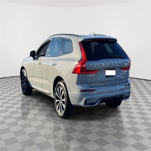 Volvo XC60 B5 Plus 2025, Tema Oscuro, Tracción en las Cuatro Ruedas, Caja de Cambios Automática, Sin Accidentes, Bajo Kilometraje, Precio Accesible - Product Image 4