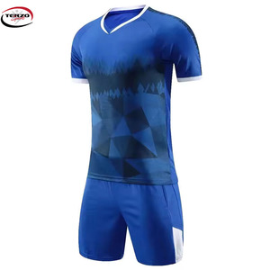 Conjunto de Uniforme de Fútbol para Adultos Terzo Sports 2024, Logotipo Personalizado Impreso, Ropa Deportiva de Talla Grande, Corte Automatizado, Hecho en Pakistán 100% - Product Image 3