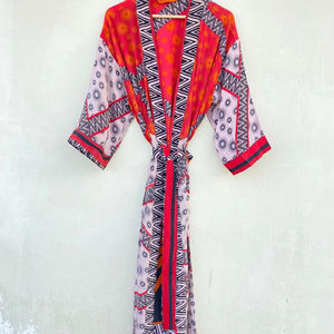 Kimono de seda Vestido indio Vintage Vestido reciclado Vestido de seda unisex - Product Image 1