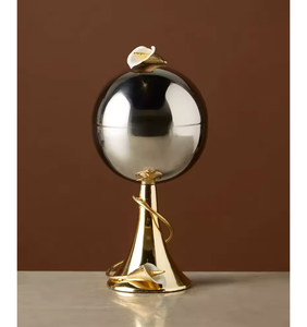 Quemador de incienso moderno con tapa de cúpula de flores y diseño floral dorado para festivales y ocasiones - Product Image 1