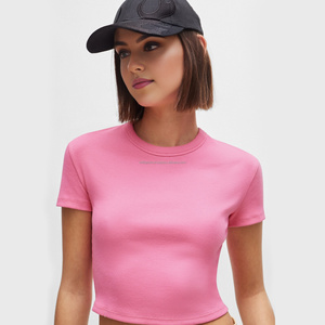 Eleve la moda adolescente con nuestras adorables y modernas camisetas para bebés para niñas adolescentes, cómodas, elegantes y perfectas para cada ocasión - Product Image 2