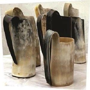 Tasses en corne de buffle Usine indienne Produits artisanaux Tasse à boire en corne Nouveau design Corne naturelle Original Viking Tasse à boire - Product Image 3