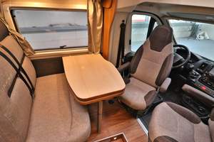 Autocaravana de Lujo Knaus Van TI 550MD 2018 Usada Blanca 4-6 Pasajeros Euro 5 Emisiones 11000kg Carga Útil para Camping - Product Image 3