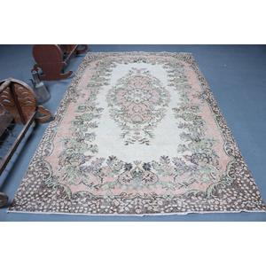 Grand tapis vintage 5,9x9,5 pieds, tapis turc en laine à motifs floraux roses - Product Image 1
