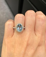 Bague de fiançailles et de mariage classique en argent sterling 925 plaqué or 14 carats avec aigue-marine ovale de laboratoire sertie à griffes, idéale pour les occasions festives
