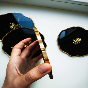 ถาดรองแก้วพื้นผิวมันวาวพร้อมฐานกันลื่นสำหรับใส่เครื่องดื่มร้อนและเย็น - Product Image 2