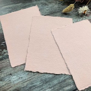 Papier de coton recyclé blush fait à la main UV et offset imprimé style féerique paquet de 5 feuilles pour cadeau - Product Image 1