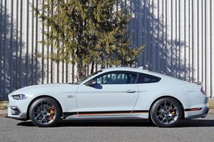 LUXURY RIDE 2021 Mustang Mach 1 Premium Coupé, Transmisión Manual de 6 Velocidades, Equipamiento de Alta Gama, Motor Coyote V8 de 5.0 Litros - Product Image 6