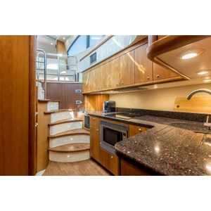 เรือยอชท์มอเตอร์ซันซีกเกอร์ พรีเดเตอร์ 52 ฮาร์ดท็อป พร้อมเครื่องยนต์ 2x800 ซีวี - Product Image 4