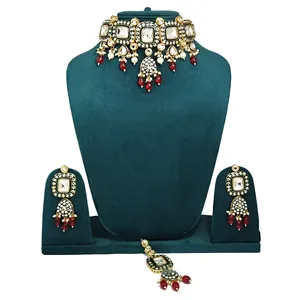 Collier ras du cou en acier inoxydable style Bollywood indien, plaqué or Kundan, avec perles et zircons, ensemble de bijoux raffinés pour femmes, idéal pour un cadeau de mariage - Product Image 1