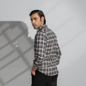 Chemises en flanelle pour femmes à la mode décontracté à carreaux boutonné à manches longues léger coton doux parfait pour la mode d'automne - Product Image 4