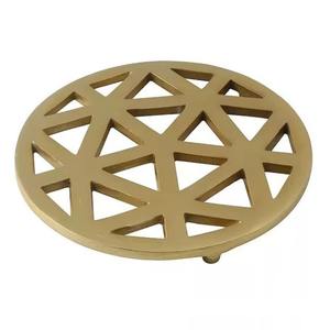 แผ่นรองจานโลหะรูปหัวใจสีเงินขาตั้งสามขาสำหรับตั้งเค้กหม้อให้ความร้อนดีไซน์คลาสสิก - Product Image 3