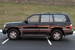 Lexus LX 470 del 2001, Usado, Sin Reserva, 1 Dueño, Motor V8, Tracción en las 4 Ruedas, Diferencial Central Bloqueable, Sin Modificaciones - Product Image 3