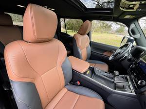 PERFECTO 2025 Le-xus G-X550 Premium+ con HUD, TRANSMISIÓN AUTOMÁTICA, MOTOR V8, PANTALLA TÁCTIL - Product Image 3