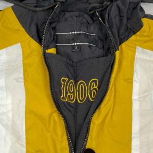 Alpha personnalisé | Phi | Veste coupe-vent demi-fermeture éclair Alpha vestes pour hommes coupe-vent randonnée imperméable Anorak veste de pluie grec - Product Image 2