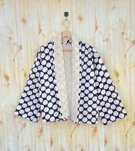 Chaqueta de Invierno Kantha Hecha a Mano, Reversible, Ecológica, con Patrón a Cuadros, Largo Regular, Cierre Abierto, Estilo Indio - Product Image 1