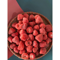 Premium kwaliteit Vietnamese gevriesdroogde aardbeien uit Da Lat, 100% natuurlijke gedroogde aardbeien yoghurt topping, hete aanbieding, gezond.