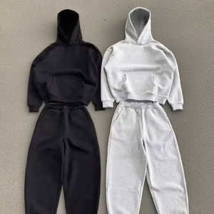 ชุดวอร์มเล่นกีฬาฤดูหนาวสำหรับทุกเพศได้รับการออกแบบมาเพื่อความสบายความอบอุ่นและการแสดงในกีฬาและแฟชั่นลำลอง - Product Image 2