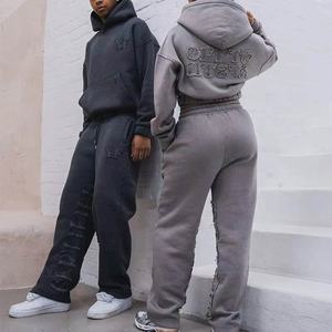 ชุดวอร์มปักลายฤดูหนาวแบบกำหนดเองสำหรับผู้ชายและผู้หญิง ดีไซน์เนอร์ ผ้าถักเนื้อหนา 400gsm - Product Image 4